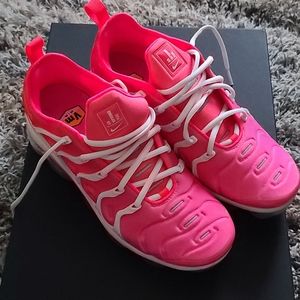 Women's Nike sneakers